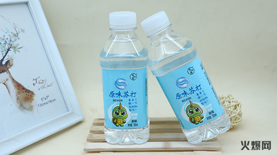 橫掃市場,裸價招商,6.5元/提,這款飲品真的狠給“利”! 橫掃市場,裸價招商,6.5元/提,這款飲品真的狠給“利”!